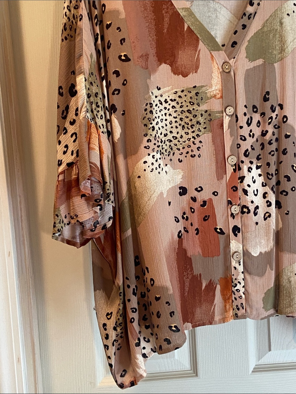 ODDY Blush Multi-Color Button Front V-Neck Blouse - Picture 6 of 16